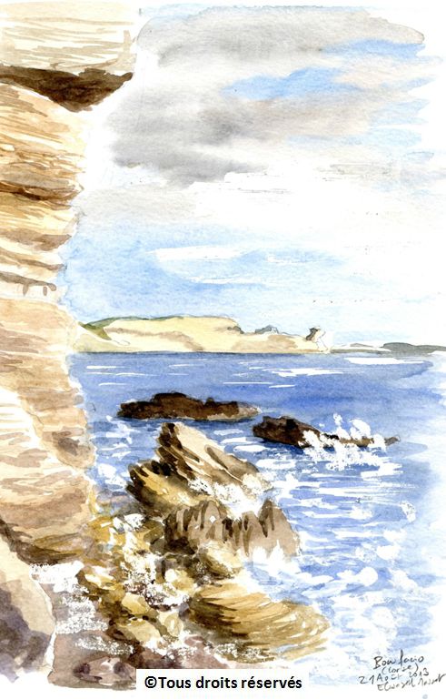 Le rivage de Bonifacio en Corse.Au pied de l'escalier du roi d'Aragon. Août 2013.